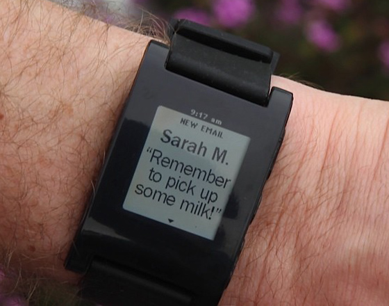 Pebble-Watch-Montre-iPhone-2 Pebble Watch Montre iPhone 2 Pebble Watch : Une Montre pour Contrôler votre iPhone