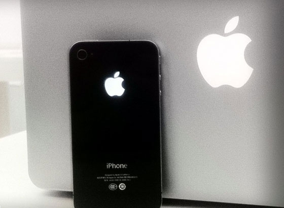 glow-iphone-4s-apple-lampe-2