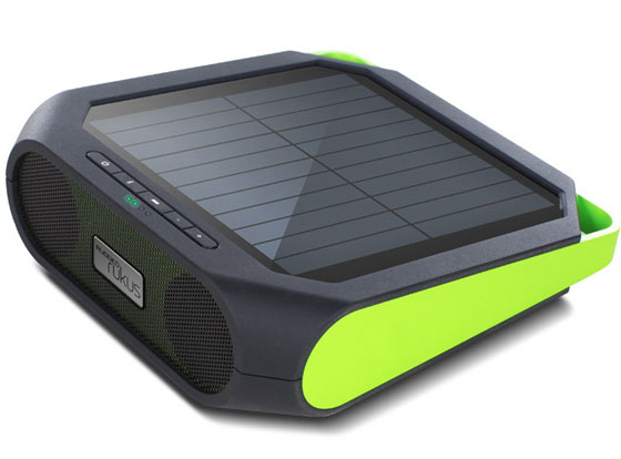 3-iPhone-Eton-Rugged-Rukus-XL Eton Rugged Rukus XL : BoomBox et Enceintes Bluetooth Solaire iPhone (images)