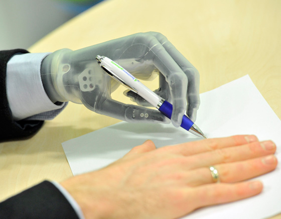 5-Touch-Bionics-I-Limb-Ultra-iPhone-MaxiApple-com Touch Bionics I-Limb Ultra iPhone