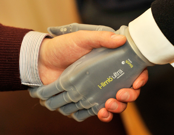 6-Touch-Bionics-I-Limb-Ultra-iPhone-MaxiApple-com Touch Bionics I-Limb Ultra iPhone