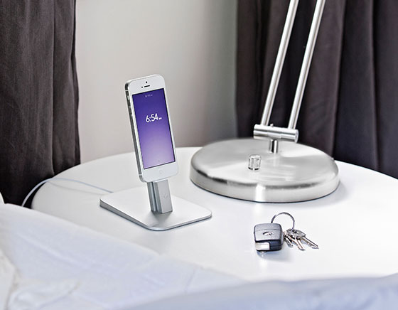 Dock-Lightning-TwelveSouth-HiRise-iPhone-iPad-Mini-1