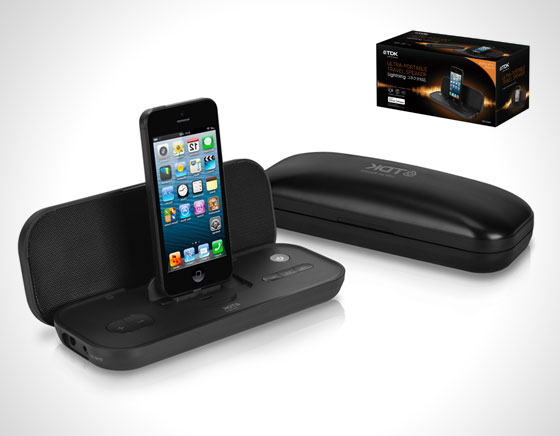 TDK-Life-on-Record-iPhone-Dock-Reveil-Lightning-Voyage-3