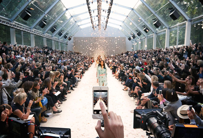 Photos-HD-Fashion-Weeks-Videos-Burberry-iPhone-5S-1