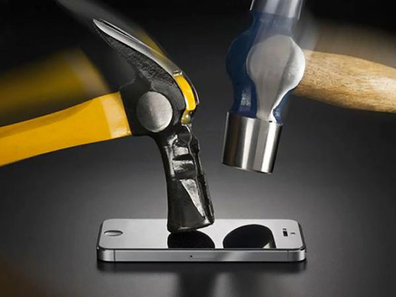 Sir-Lancelot-Holy-Grail-Protection-Ecran-Balles-iPhone-iPad-3