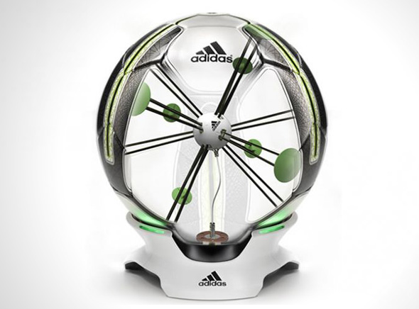 Adidas-miCoach-SMART-BALL-Ballon-Connecte-iPhone-2