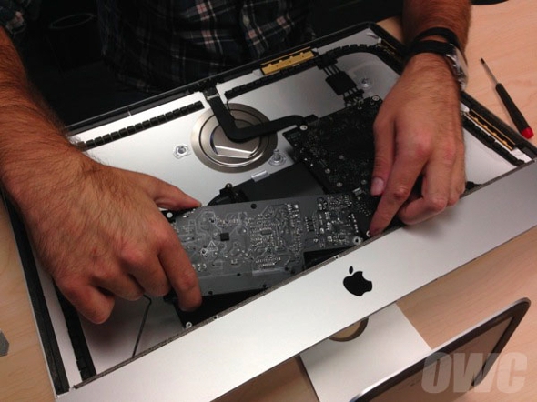 demontage-imac-21-5-low-cost-2014-09