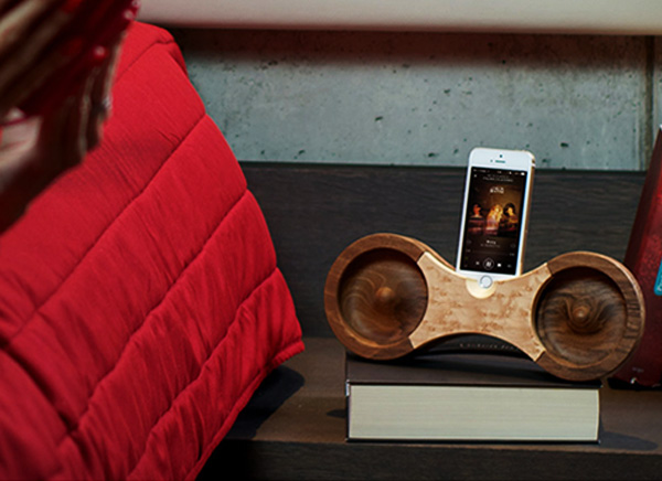 Eight-iPhone-Amplificateur-Audio-Bois-3