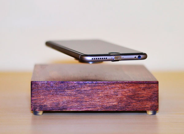 ovrcharge-chargeur-levitation-magnetique-iphone-1