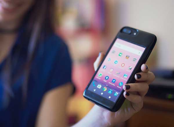 esti eye coque iphone 7 plus smartphone android 1 - Coque iPhone 7 Plus avec Smartphone Android Intégré (video)