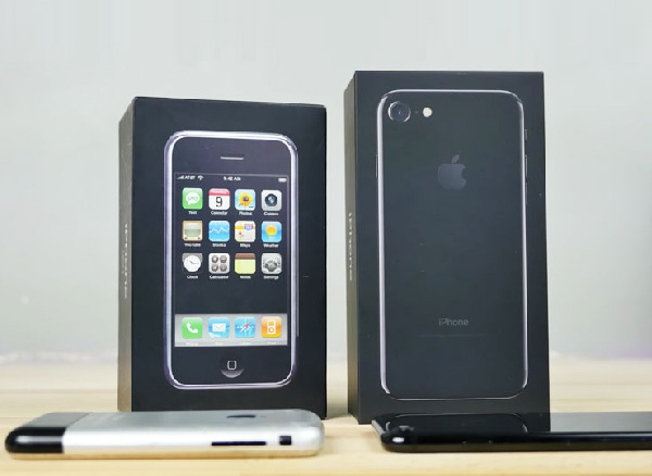 comparatif iphone 2g 7 tests resistance 2 - iPhone 2G vs iPhone 7 : Qui est le Plus Résistant ?! (video)