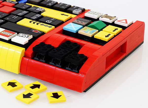 clavier mecanique lego jkbrickworks mac pc 4 - Et si vous offriez un Vrai Clavier en LEGO à votre Mac ?! (video)
