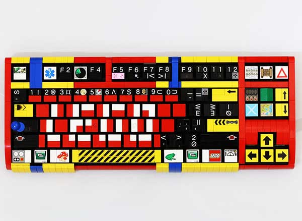 clavier mecanique lego jkbrickworks mac pc 5 - Et si vous offriez un Vrai Clavier en LEGO à votre Mac ?! (video)